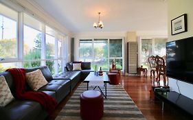 Rosebud Comfort Retreat